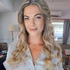 Misty Connelly's Instagram, Twitter & Facebook