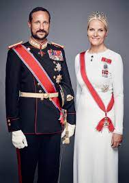 En verano de 2003 se dio a conocer la noticia que la princesa estaba embarazada. Meet Mette Marit The Crown Princess Of Norway With A Wild Past