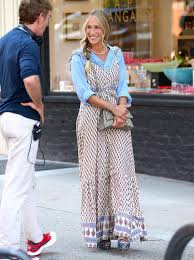 Get lovely sara jessica parker today with drive up, pick up or same day delivery. Sarah Jessica Parker Slips Into Sparkly Platforms Boho Chic Dress For And Just Like That