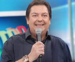 O rapaz, que é filho de fausto silva e luciana cardoso, tem registrado aos poucos as. Faustao Assina Com A Band E Volta Para Emissora Depois De 34 Anos Poder360