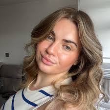 Autumn has officially arrived at Greggs. Today we launch our new Autumn  menu with the launch of some amazing new products including the Fajita Bake  and 3 toasties. Some favourites are also