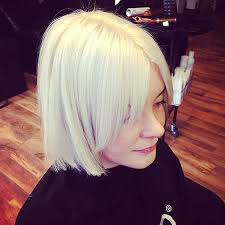 For a longish face, split the long hairs from one side. 23 Short Blonde Hair With Bangs