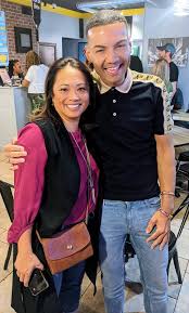 Andrew Kinsey TV ha afegit una foto nova.