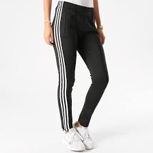 Un choix unique de jogging adidas femme slim disponible dans notre magasin. Adidas Pantalon Jogging Slim Femme A Bandes Sst Gd2361 Noir Laboutiqueofficielle Com