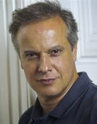 Fui manequim, sou actor, tenho uma paixão pela pintura e adoro estar em cima do palco a cantar. Ricardo Carrico Satisfeito Com Participacao Em Dancin Days