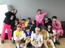 Bts (@bts_official_bighit) on tiktok | 707.1m likes. Lee Hyun Posts Photo Together With Bts And Txt Leaving Fans Wishing For Bighit Family Concert