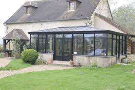 Veranda Bureau 3 Pentes Aluminium Avec Terasson Surface 36 M Coloris Noir Satine Double Vitrage Guardian Backyard Buildings Farmhouse Exterior Greenhouse