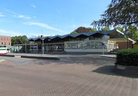 Auf thelivingindex.com helfen wir dir, die kosten bezüglich unterkunft, lebensmittel und transport, die in emmen (niederlande) auf dich zukommen. Bahnhof Emmen Wikipedia