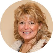 Robin Gwinn's Instagram, Twitter & Facebook