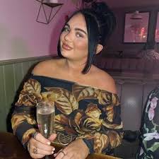 Ellena Walker (@ellenawalker)