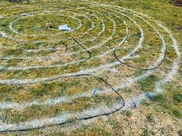 How to make a garden labyrinth. Building A Labyrinth In Your Own Backyard For Less Than 100 Momof6