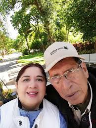 Gabino Lemus, un guardián del Jardín, un excelente compañero, amigo, padre  y abuelo, nos regalaba siempre una calurosa y sincera bienvenida a este  bello espacio que consideraba su segundo hogar. Las personas