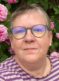 Karen Windle's Instagram, Twitter & Facebook