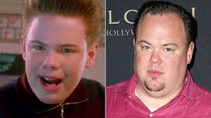 Being home alone was fun for kevin, having a pizza all to himself, jumping on his parents' bed, and making a mess. Devin Ratray From Home Alone Talks Life On Set With Macaulay Culkin Abc News