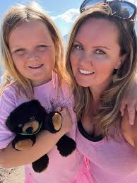 What are the best hiking and waterfall locations in Ohio for kids?