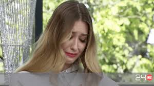 A fiatal énekesnő csatlakozott bikiniben pózoló sztárok sorába. Dallos Bogi Elsirta Magat Byealex Tamadasa Miatt 24 Hu