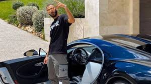 Today the car spotter will be talking about karim benzema's bugatti veyron. Benzema Presume De Coche Un Exclusivo Bugatti De 2 5 Millones De Euros Y 1 500 Cv As Com