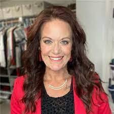 Vivian Mcleod's Instagram, Twitter & Facebook