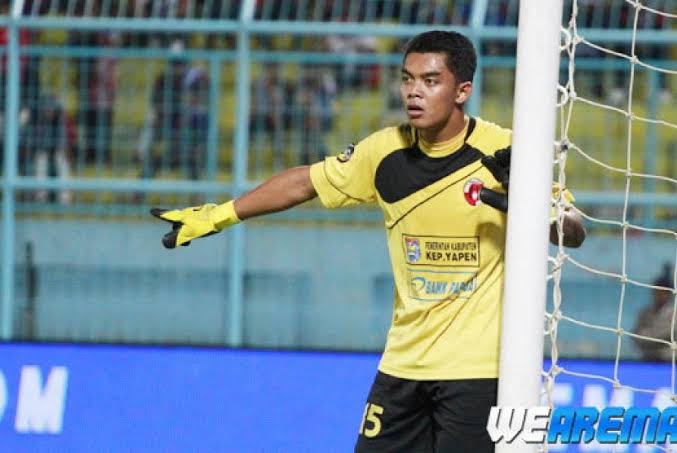 Teguh Amiruddin di Perseru Serui.