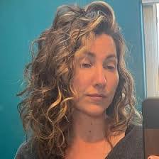 Amanda Pratt's Instagram, Twitter & Facebook