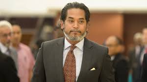 Jun 23, 2021 · menteri yang bertanggungjawab terhadap pick, khairy jamaluddin berkata daripada 2,678,219 orang berusia lebih 60 tahun yang mendaftar, 1,742,141 (65 peratus) telah menerima dos pertama mereka. Kj Apa Dia Tahu Pasal Orang Muda Malaysian Update Berita Terkini Untuk Anda