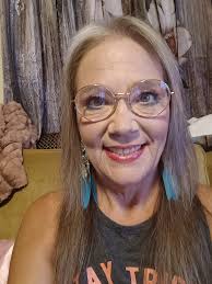 Enjoying coloring at 52, thanks to this group