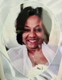 Iris Hart's Instagram, Twitter & Facebook