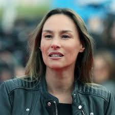 (@vanessademouy) le 5 avril 2019 à 12 :27 pdt. Vanessa Demouy Radieuse Au Ski Avec Ses Enfants Et Ses Parents