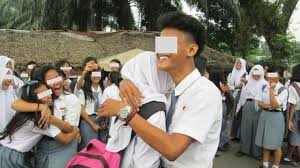 Mar 01, 2021 · gambar anak sd berkerudung ~ image result for gambar anak yang sedang membaca buku | membaca buku, membaca, buku. Foto Anak Sma Berjilbab Dipeluk Cowok Dan Anak Sd Disuapi Anak Smp Tribunnews Com Mobile