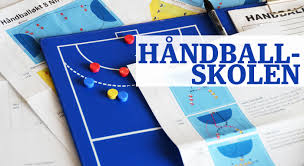 Håndball oppstod i danmark og tyskland på slutten av 1800 tallet, det ble da spilt på en fotballbane med 11 personer den nåværende 7 manns håndball var det særlig svenskene som sto i spissen for. Handballskolen 1 Linjespill Nordstrand Idrettsforening