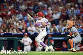 타구를 바라보는 해리슨 베이더 [MK포토] : 네이트 스포츠