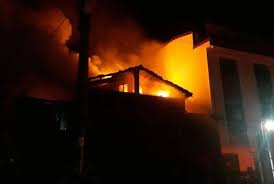 Kocaeli'nde parfüm fabrikasında korkutan yangın! Kocaeli De Bir Evde Yangin Iki Multeci Cocuk Yasamini Yitirdi Gazete Karinca