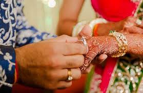 Why Engagement Rings Are Always Worn On The Fourth Finger Of Left Hand There S A Logic Behind This London Blue Topaz Engagement Rings Engagement Rings Topaz Engagement Ring