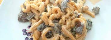 Tagliatelle ai funghi con besciamella e granella di noci. Pasta Ai Funghi Porcini E Besciamella Prima Pagina Online