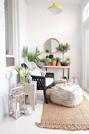 Lors de la modification de la loggia, il peut être intéressant de renforcer la sécurité. Loggia Idees Amenagement Et Decoration Balcon Ferme Small Sunroom Balcony Decor Balcony Design Ideas