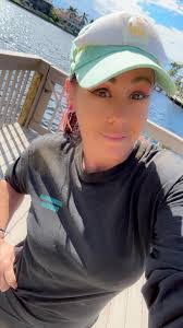 Shawna Lee's Instagram, Twitter & Facebook