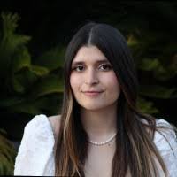 Julie Canez's Instagram, Twitter & Facebook