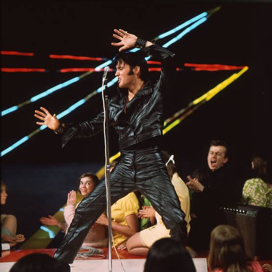 Viva Las Vegas: Elvis Returns to the Stage | The New Yorker