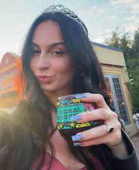 Meg McGrath (@itsmegmcg) • Instagram photos and videos