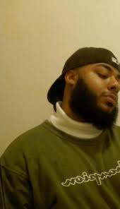 I am Skizzy, singer song writer, producer as well as lead of an indie rock/  alt pop band named “Flamora” I came into this community to find other cool  artist and maybe