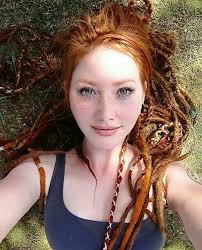 pin von racingexcelsior23 auf redheads schone rote haare rotblonde haare dreadlocks madchen