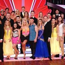 The series has been broadcast for nine seasons on tv4. Let S Dance 2017 Dieser Promi Hat Das Finale Gewonnen Gala De