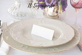 Per chi si appresta a celebrare le nozze, sa benissimo che questi oggetti per chi vuole puntare su qualcosa di maggiormente creativo e originale, ecco alcune idee che segnaposto tradizionali: Segnaposto Matrimonio Elegante Il Dettaglio Che Fa La Differenza