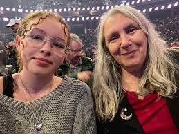 Stephen Barnum's Instagram, Twitter & Facebook