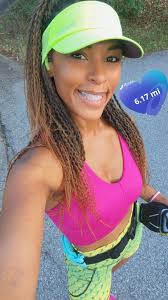 ☀️HAPPY FRIDAY☀️ I'm happy to say I successfully woke up at 2 am 5 days in  a row! 🙌🏼 I'm actually not that tired! I hope you all have a nice weekend!