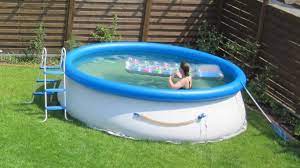 Ein Klarer Pool Ohne Chemie Mit Vitamin C Pulver