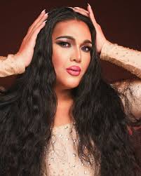 New Headshots. Like literally holding my head shots. lol Shot by  @elroethephotographer of @jagger_studios . . . . #turing #dragrace  #dragraceph #dragracephilippines #drag #big #bold #beautiful #queen  #headshot