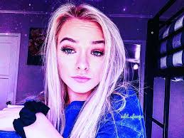 Download Zoe Laverne Blue Shirt Wallpaper