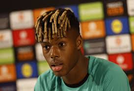 Nico Williams sconvolge il mondo del calcio con un'epica rinuncia al  Barcellona e un mega prolungamento di contratto.