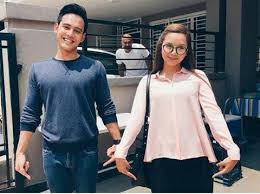 Di situ dia mencurahkan ilham. Mr Donat Karamel Siaran Facebook